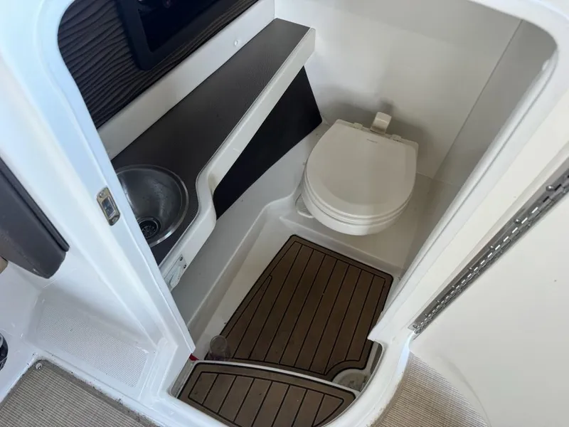 Slide: The Image of Sea Ray SLX 280 2021 - 6