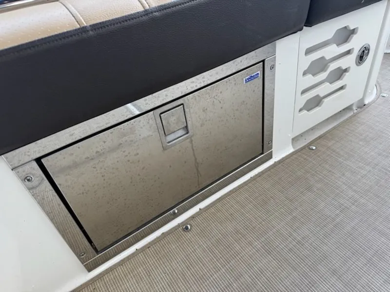 Slide: The Image of Sea Ray SLX 280 2021 - 7