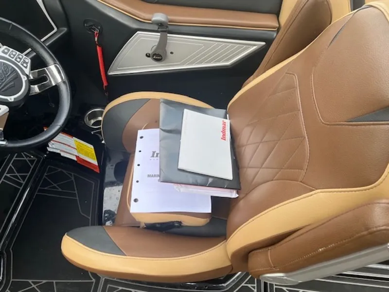 Slide: The Image of Tigé 23ZX 2020 - 10