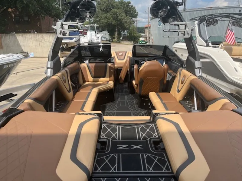 Slide: The Image of Tigé 23ZX 2020 - 15