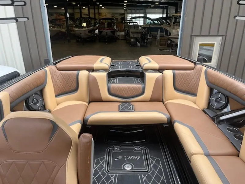 Slide: The Image of Tigé 23ZX 2020 - 16