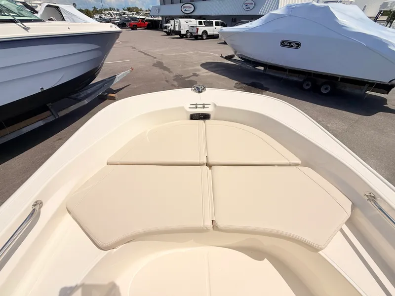 Slide: The Image of Boston Whaler 170 Montauk 2027 - 31