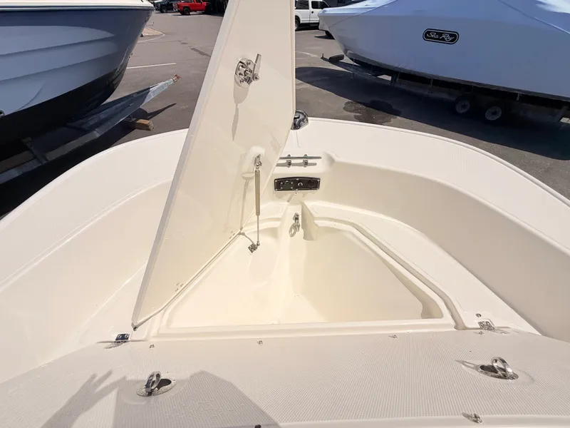 Slide: The Image of Boston Whaler 170 Montauk 2027 - 34
