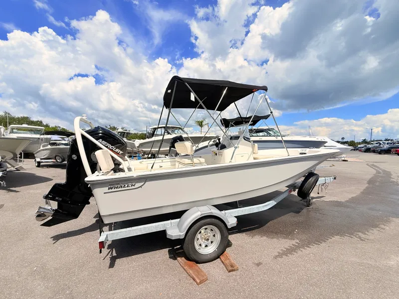 Slide: The Image of Boston Whaler 170 Montauk 2027 - 3