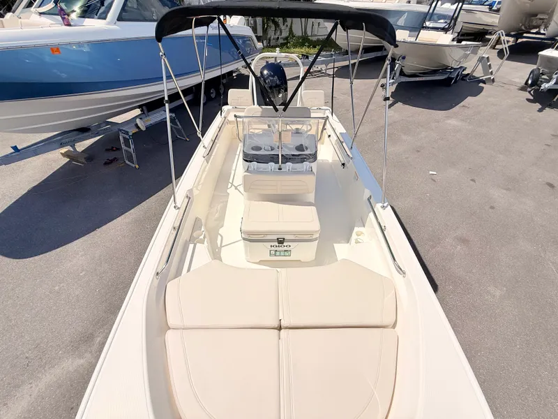 Slide: The Image of Boston Whaler 170 Montauk 2027 - 41