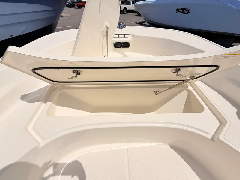 Slide: The Image of Boston Whaler 170 Montauk 2027 - 35