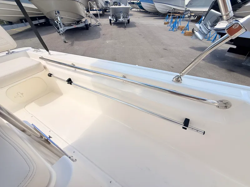Slide: The Image of Boston Whaler 170 Montauk 2027 - 17