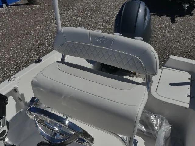 Slide: The Image of Key West 1720 Center Console 2026 - 15