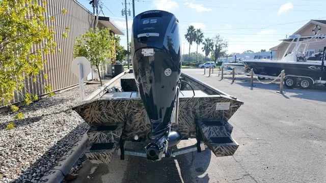 Slide: The Image of Crestliner 1660 FCC 2022 - 4