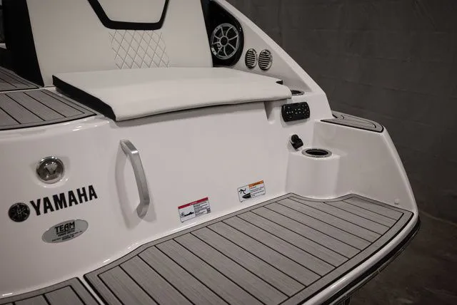 Slide: The Image of Yamaha 222S 2026 - 17