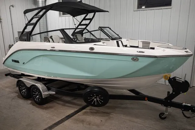 Slide: The Image of Yamaha 222S 2026 - 2