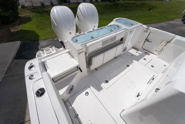 Slide: The Image of Sea Fox 328 Commander 2026 - 11