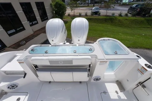 Slide: The Image of Sea Fox 328 Commander 2026 - 12