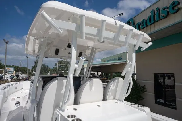 Slide: The Image of Sea Fox 328 Commander 2026 - 16