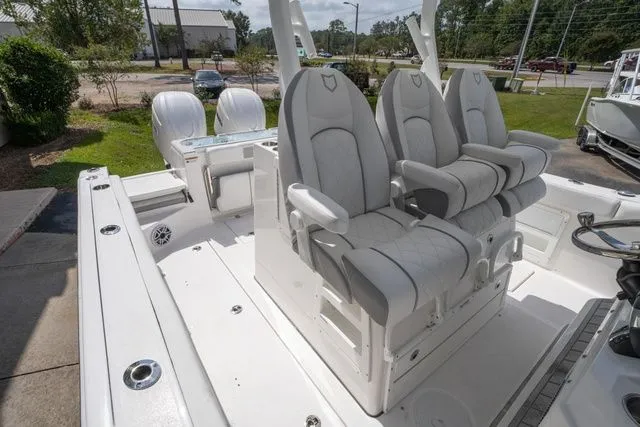 Slide: The Image of Sea Fox 328 Commander 2026 - 18