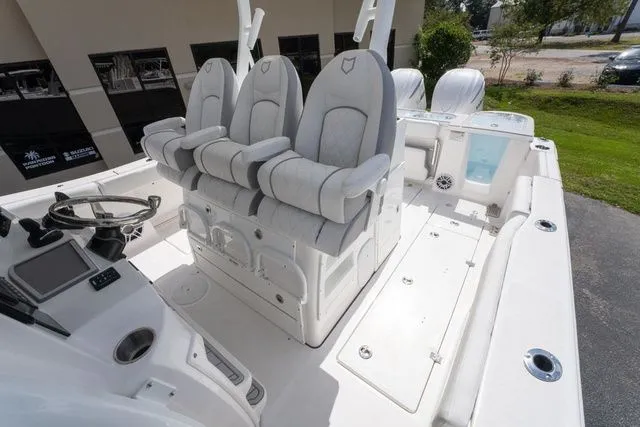 Slide: The Image of Sea Fox 328 Commander 2026 - 19