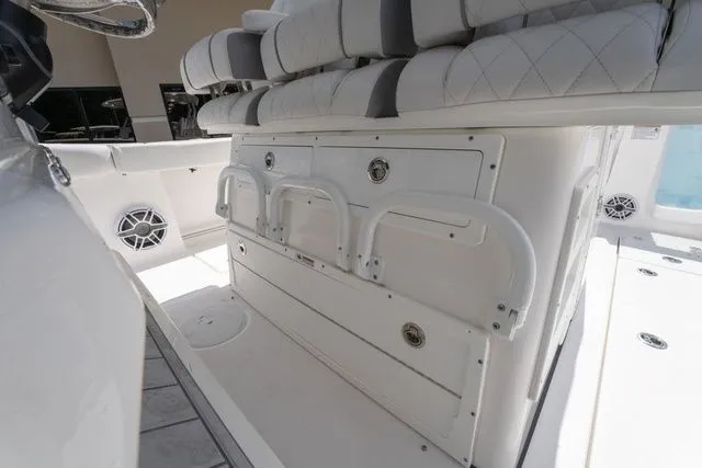 Slide: The Image of Sea Fox 328 Commander 2026 - 20