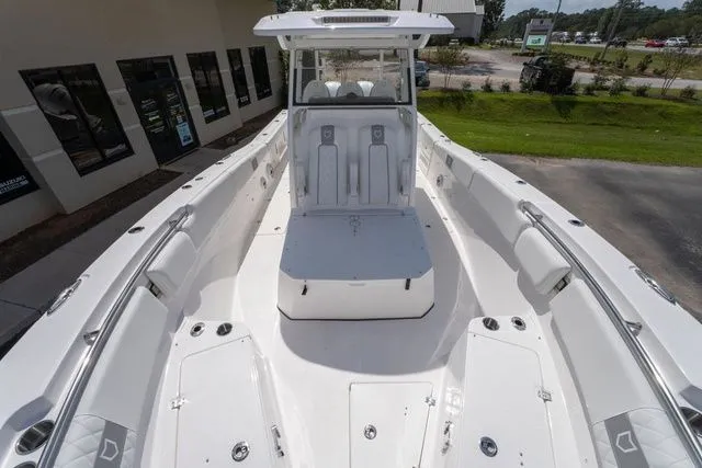 Slide: The Image of Sea Fox 328 Commander 2026 - 27