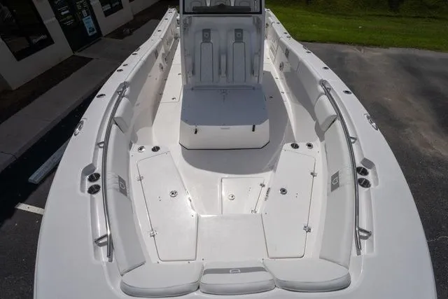 Slide: The Image of Sea Fox 328 Commander 2026 - 28