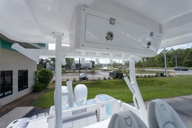 Slide: The Image of Sea Fox 328 Commander 2026 - 33