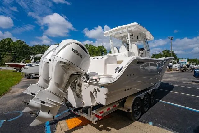 Slide: The Image of Sea Fox 328 Commander 2026 - 5