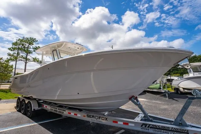 Slide: The Image of Sea Fox 328 Commander 2026 - 7