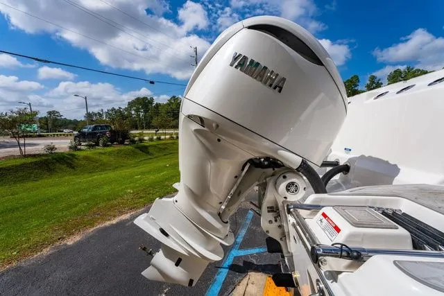 Slide: The Image of Sea Fox 328 Commander 2026 - 8