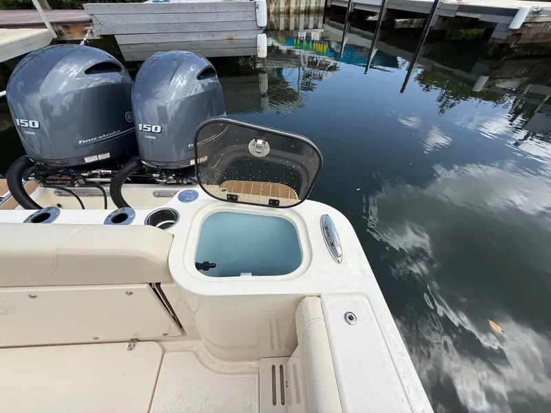 Slide: The Image of Scout 255 Dorado 2027 - 7