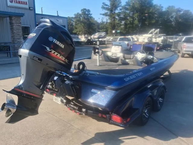 Slide: The Image of Skeeter FX21 Limited Edition 2017 - 4