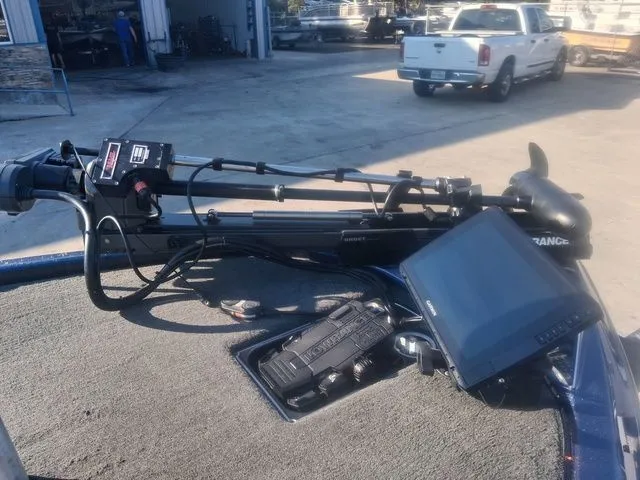 Slide: The Image of Skeeter FX21 Limited Edition 2017 - 7