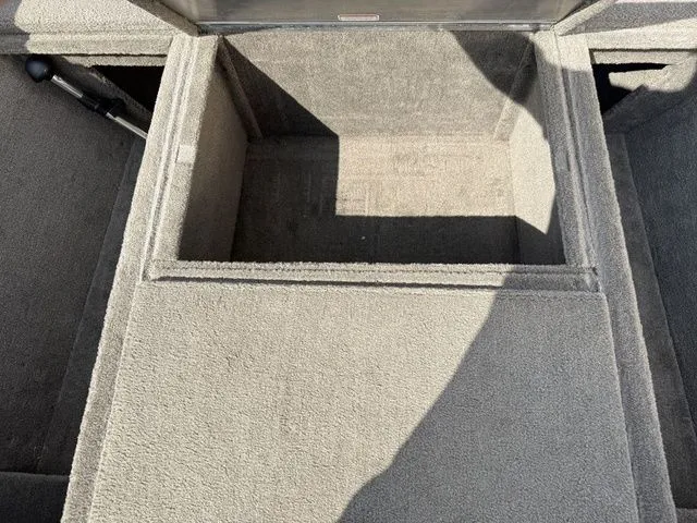 Slide: The Image of Tracker Pro Team 190 TX 2007 - 10