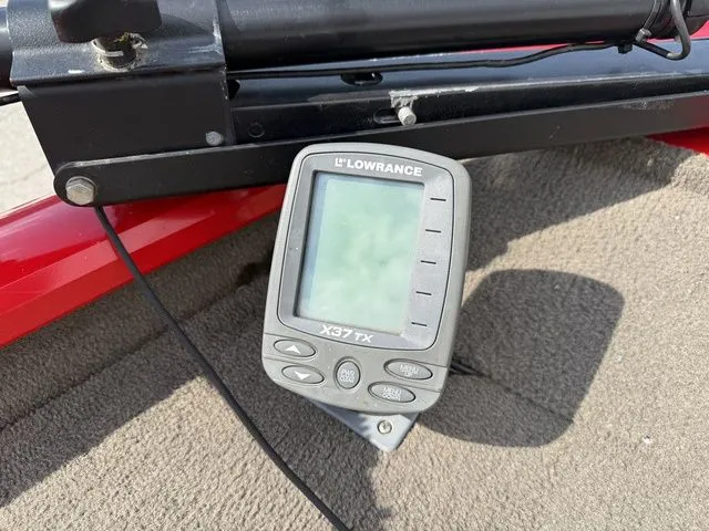 Slide: The Image of Tracker Pro Team 190 TX 2007 - 8