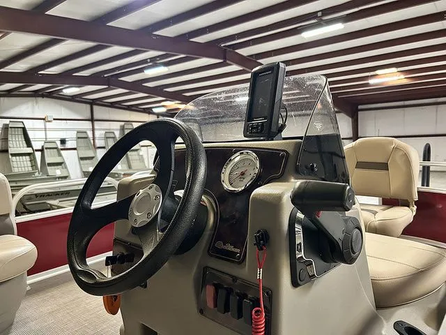 Slide: The Image of Sun Tracker Bass Buggy 16 XL Select 2024 - 3