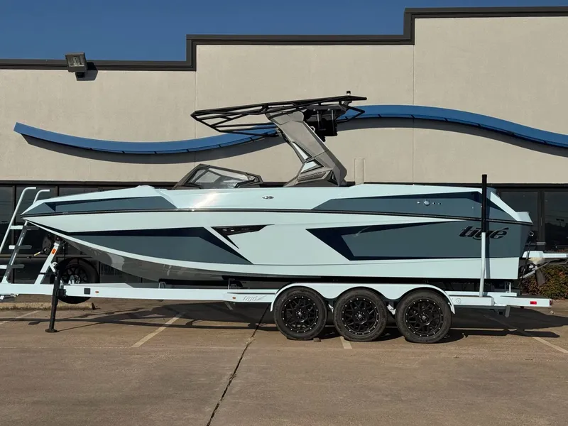 Slide: The Image of Tigé 24RZX 2026 - 1