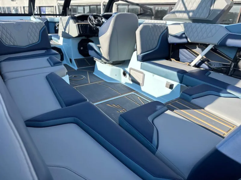 Slide: The Image of Tigé 24RZX 2026 - 13