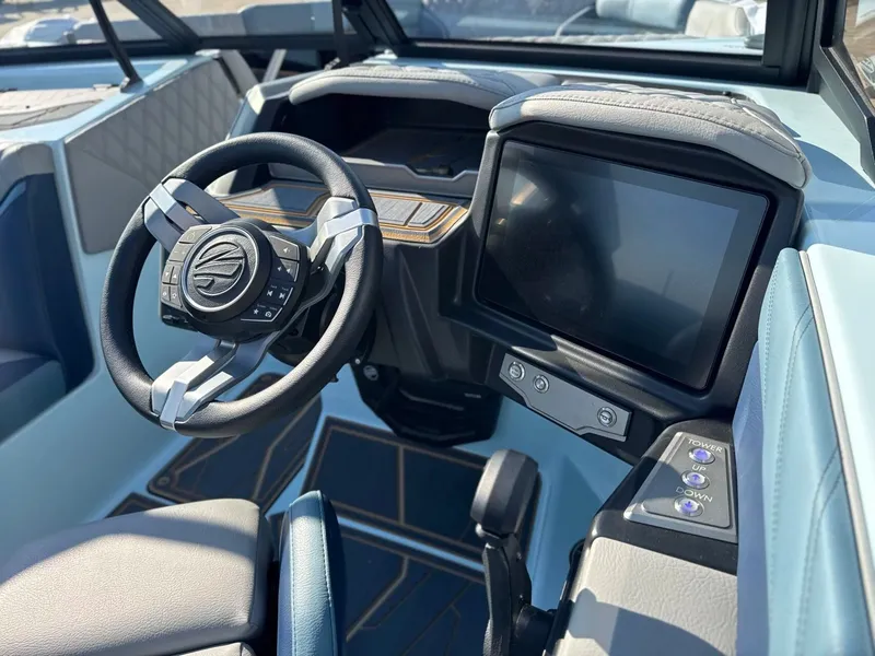 Slide: The Image of Tigé 24RZX 2026 - 16