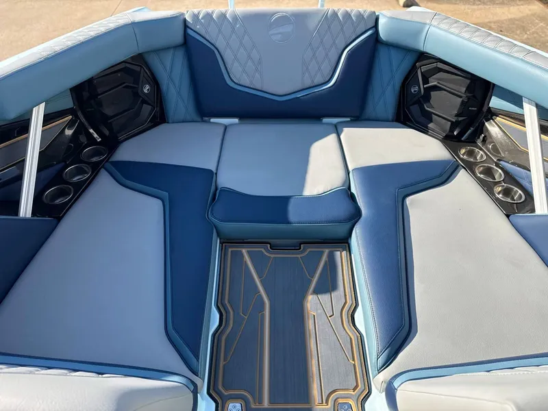 Slide: The Image of Tigé 24RZX 2026 - 17