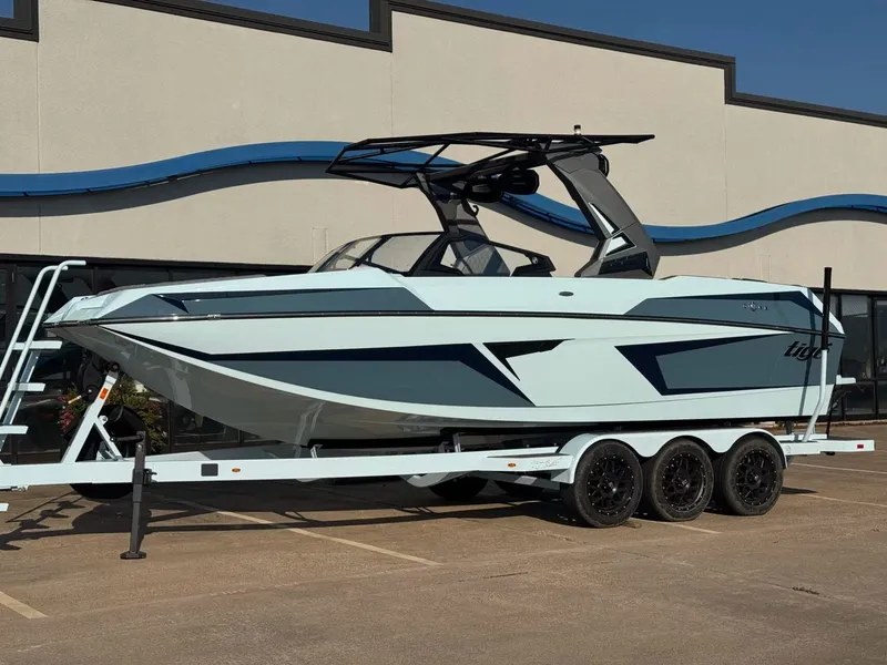 Slide: The Image of Tigé 24RZX 2026 - 2