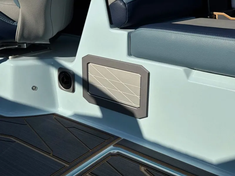 Slide: The Image of Tigé 24RZX 2026 - 23