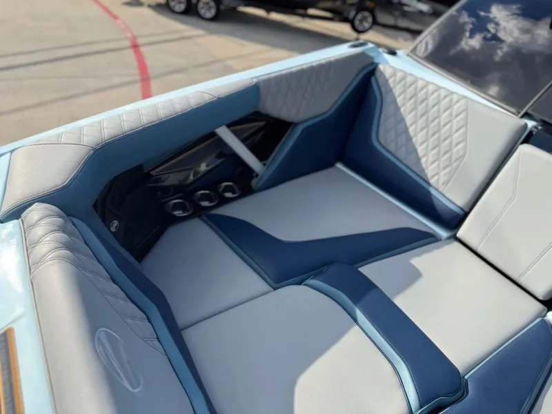 Slide: The Image of Tigé 24RZX 2026 - 30