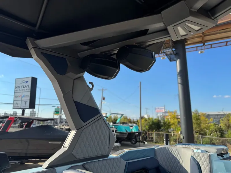 Slide: The Image of Tigé 24RZX 2026 - 32