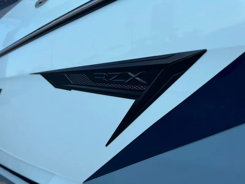 Slide: The Image of Tigé 24RZX 2026 - 36