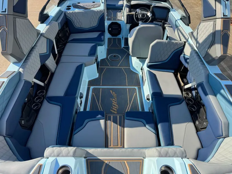 Slide: The Image of Tigé 24RZX 2026 - 9