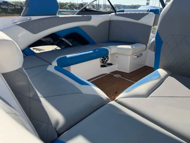 Slide: The Image of Tige Z1 2018 - 12