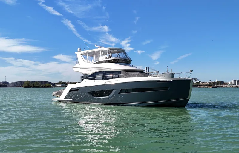 Slide: The Image of Carver C52 Flybridge 2018 - 3