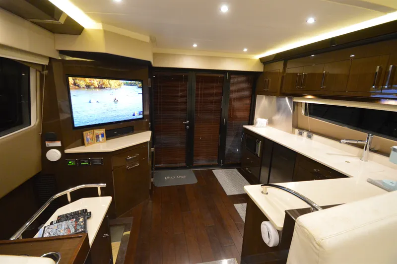 Slide: The Image of Carver C52 Flybridge 2018 - 30