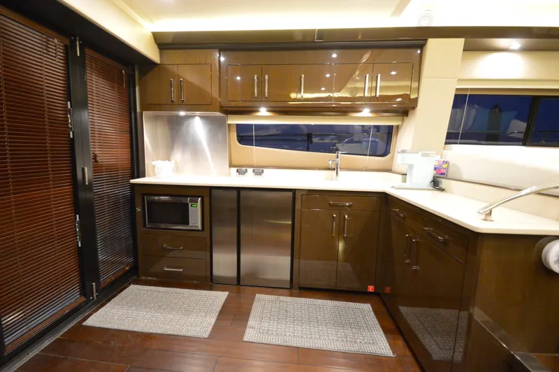 Slide: The Image of Carver C52 Flybridge 2018 - 37