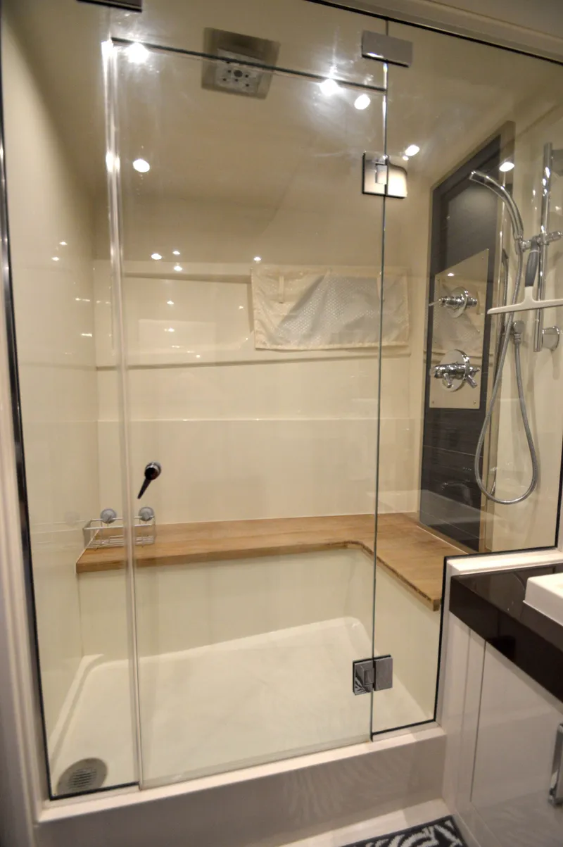 Slide: The Image of Carver C52 Flybridge 2018 - 49