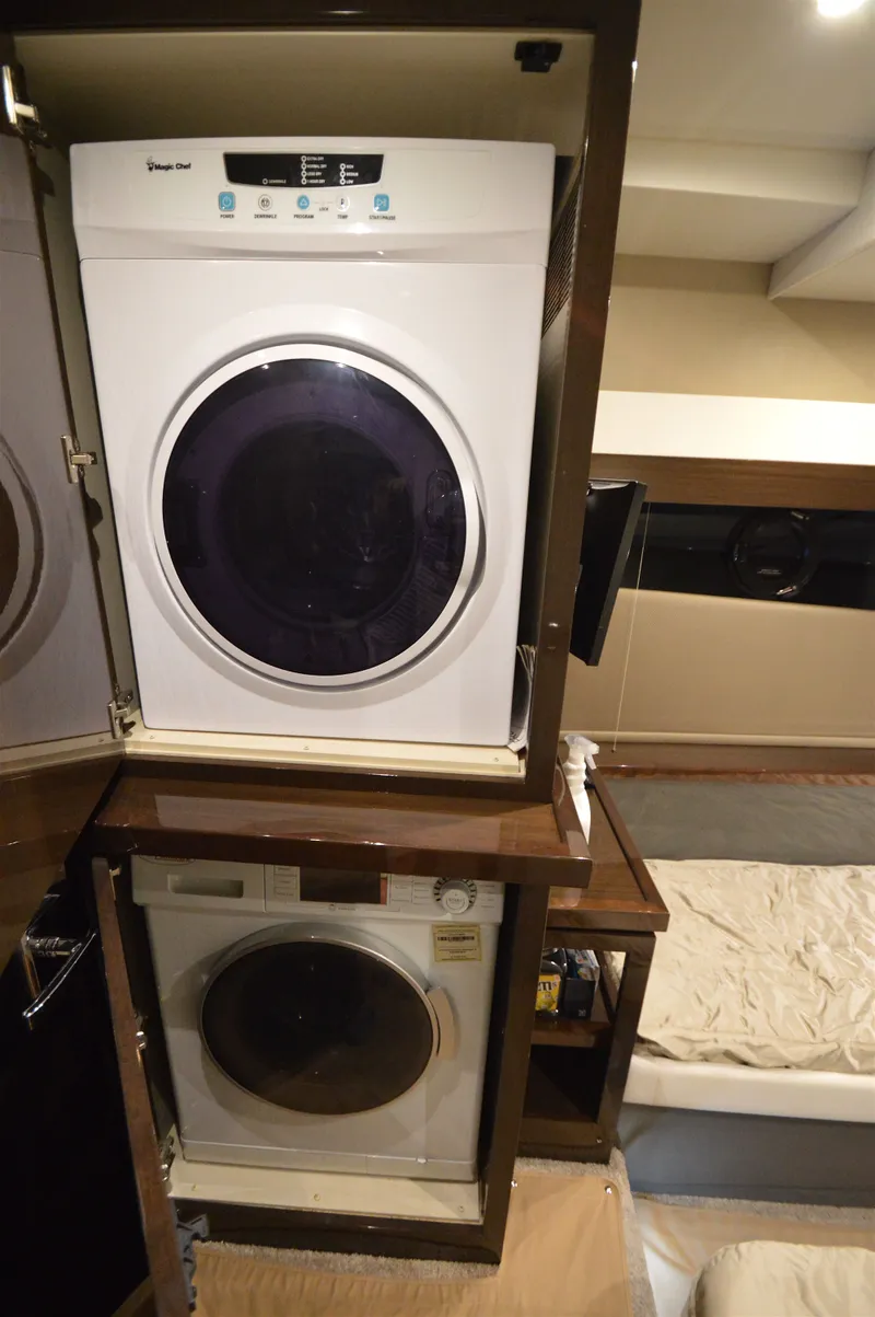 Slide: The Image of Carver C52 Flybridge 2018 - 59