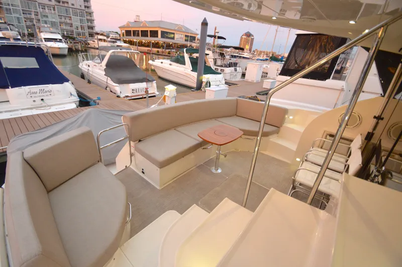 Slide: The Image of Carver C52 Flybridge 2018 - 6